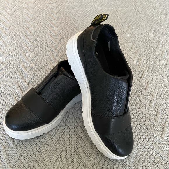 Dr. Martens Shoes - Dr. Martens wmns Size 8 black leather sneaker.